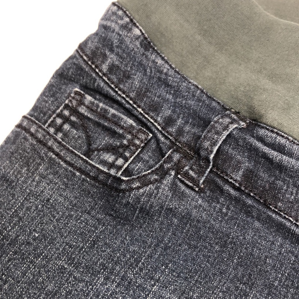 MATERNITY THYME LOW RISE DARKWASH CAPRIS ⭐ - Picture 9 of 14